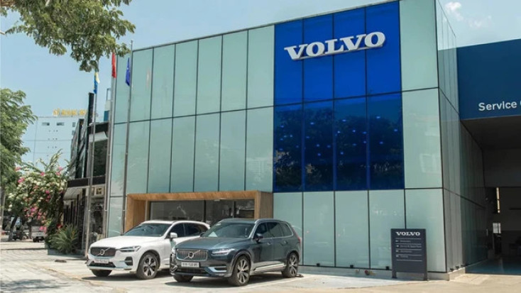 Tasco acquires another profitable car import company, securing a top 3 market share in luxury cars in Vietnam.