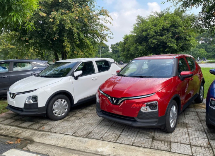 VinFast reveals 'Neo Green' car model specializing for taxi service alongside VF 2 and MPV