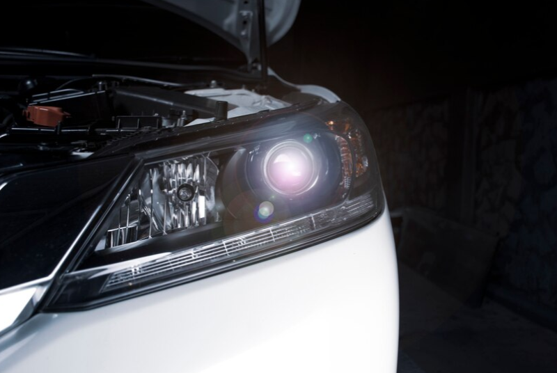 C&aacute;c bộ phận trong cấu tạo đ&egrave;n xenon hoạt động dựa tr&ecirc;n cơ chế n&agrave;o?